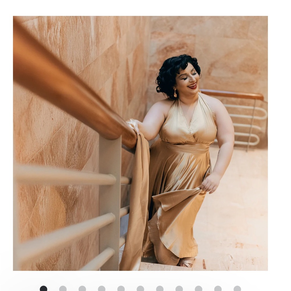 #1 HOST PICK 😍😍😍Tatyana NWT - Isabella Elegant Gold Halter 2x has pockets !!! - Picture 4 of 6